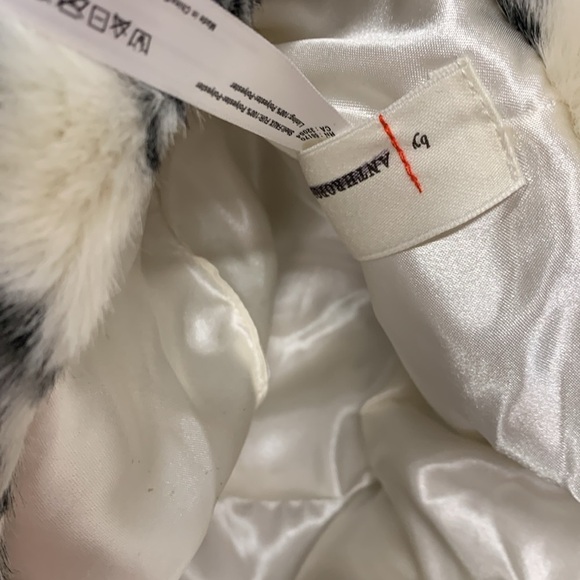 Anthrop Faux Fur Floral Bucket Hat New With Tags - Picture 5 of 5